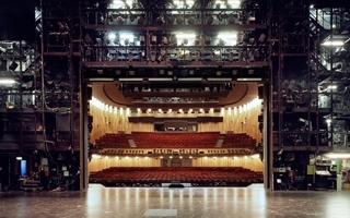 Theater und Bühnen